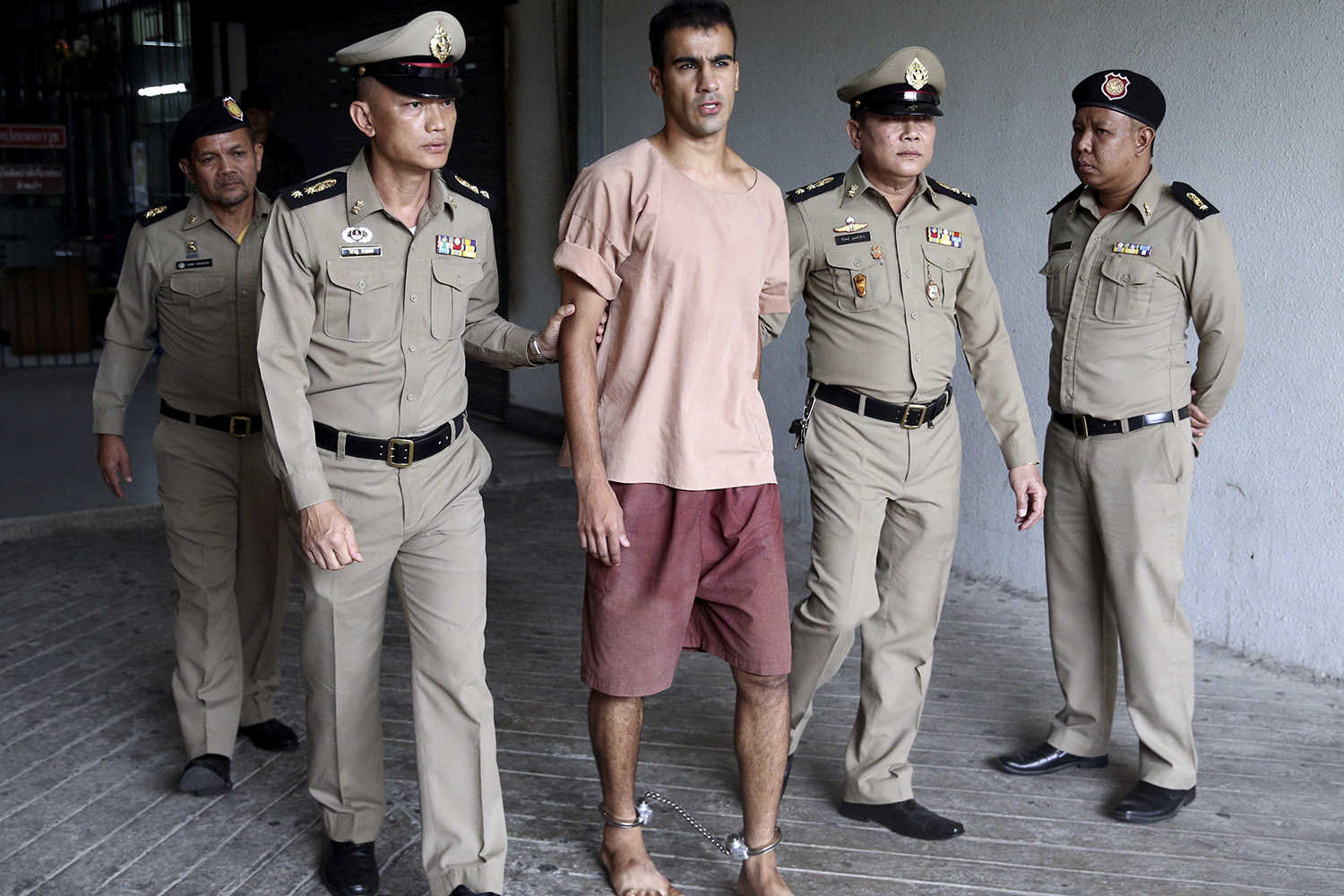 Tribunal tailandês ordena libertação de jogador refugiado do Bahrein