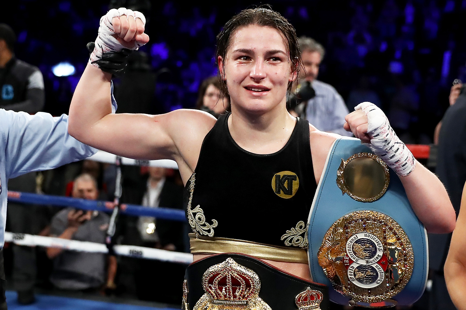 Pai de campeã mundial de boxe é ferido durante ataque na Irlanda