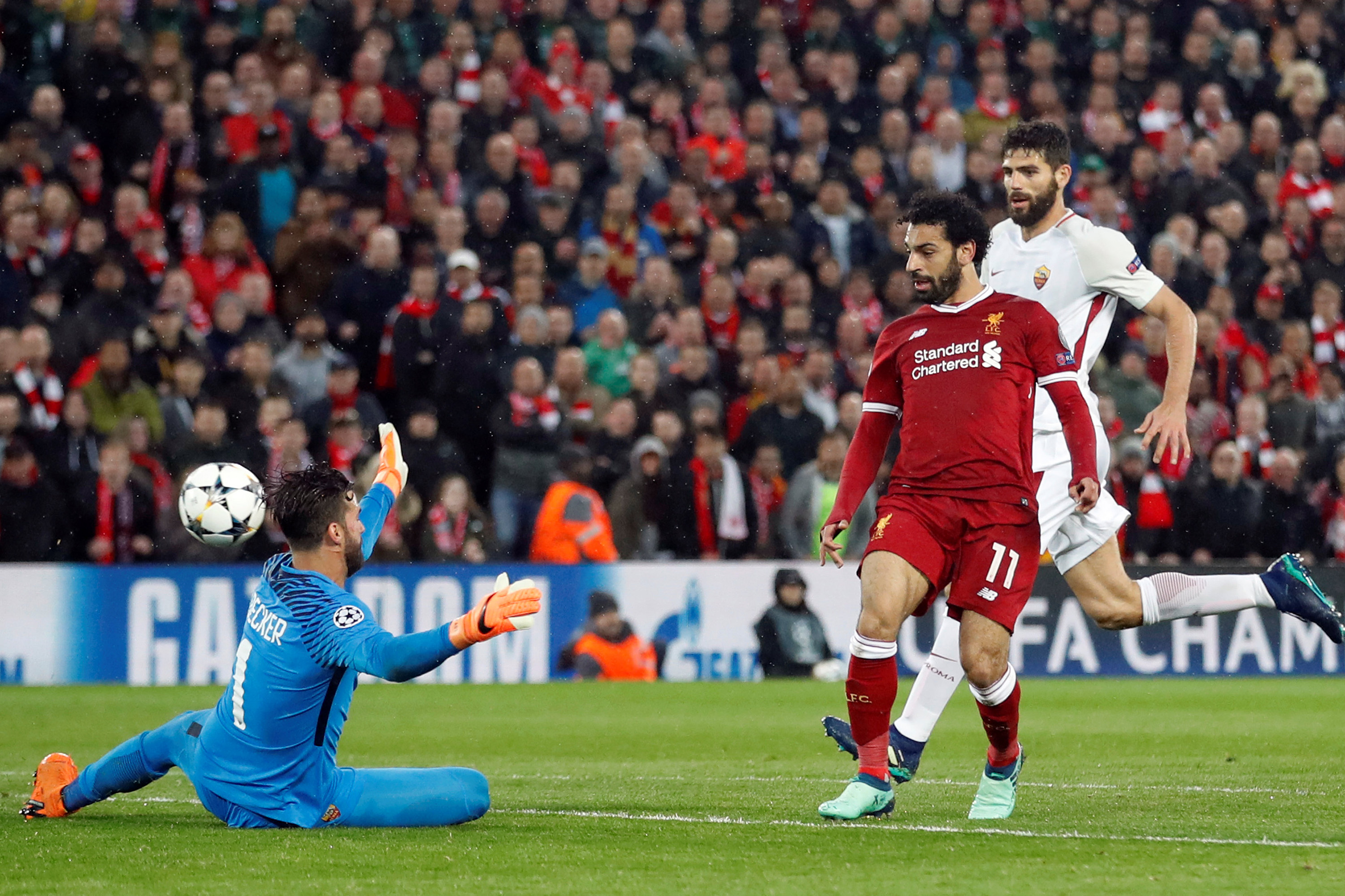 Salah comemora gol pelo Liverpool em homenagem a jogador egípcio