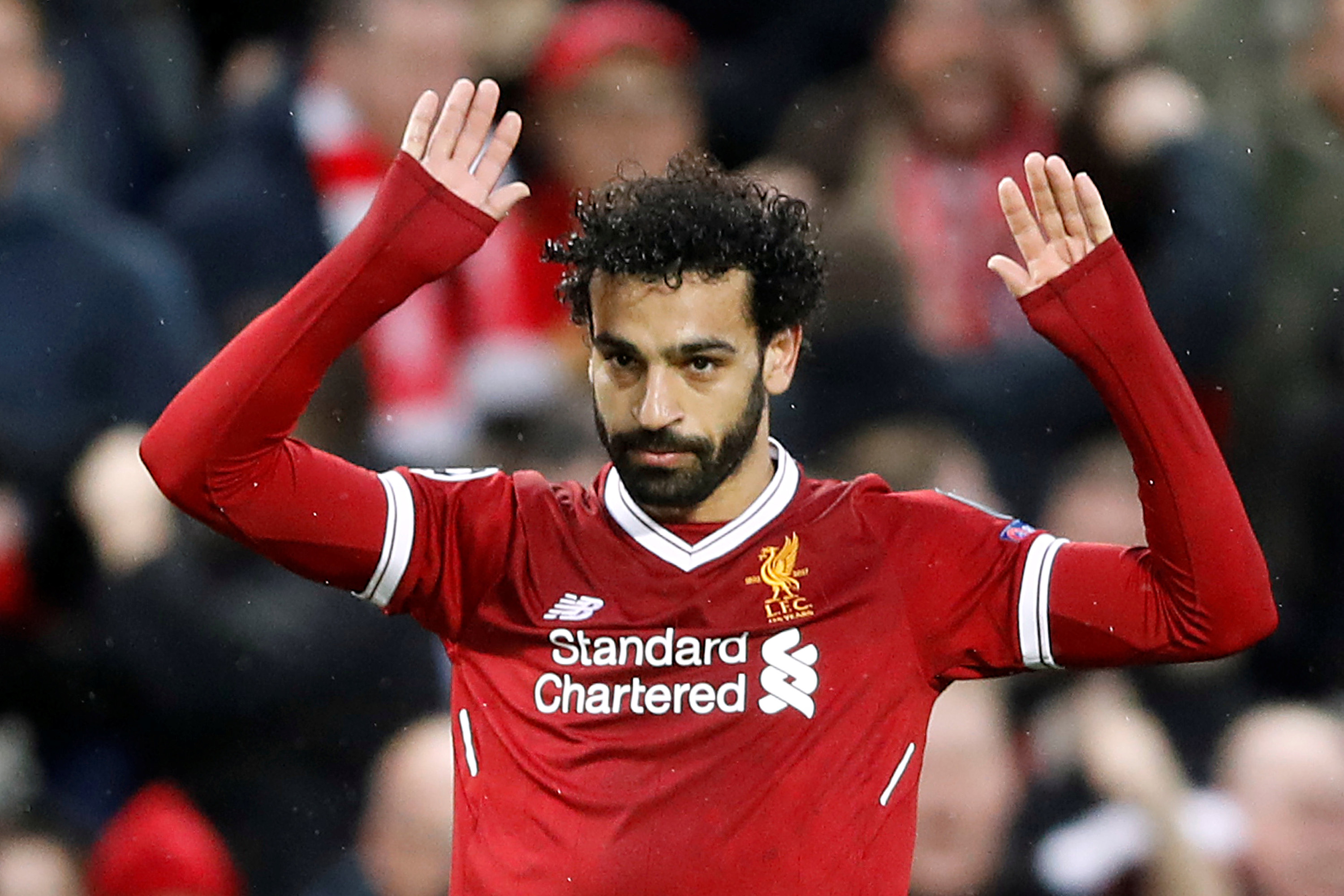 Liverpool denuncia Salah à polícia por usar celular ao volante