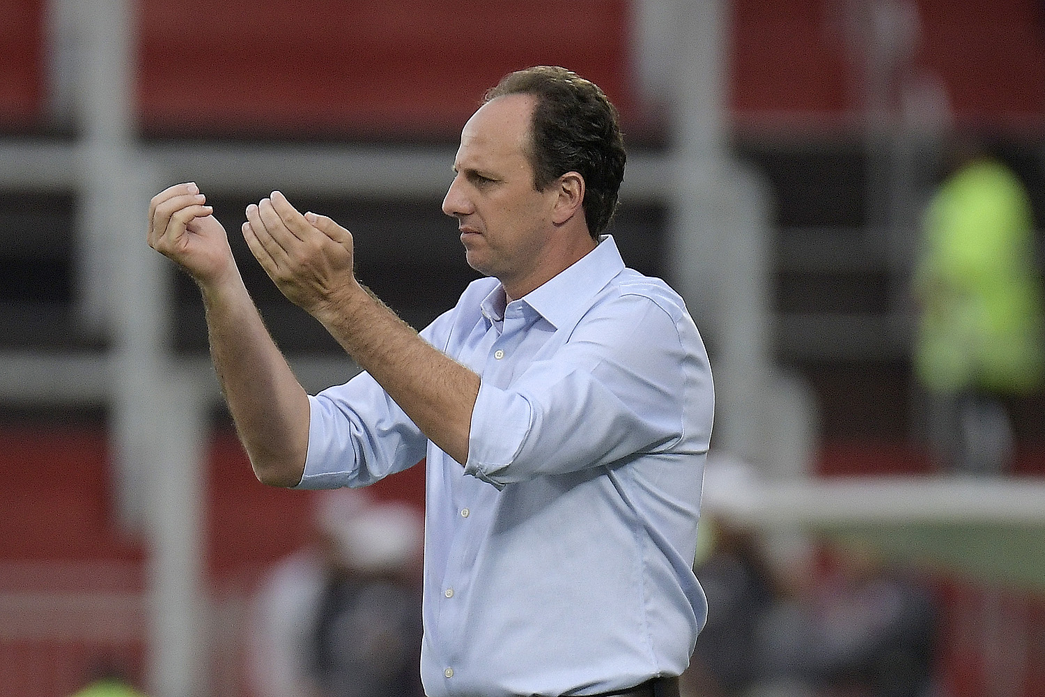 Rogério Ceni renova contrato como técnico do Fortaleza