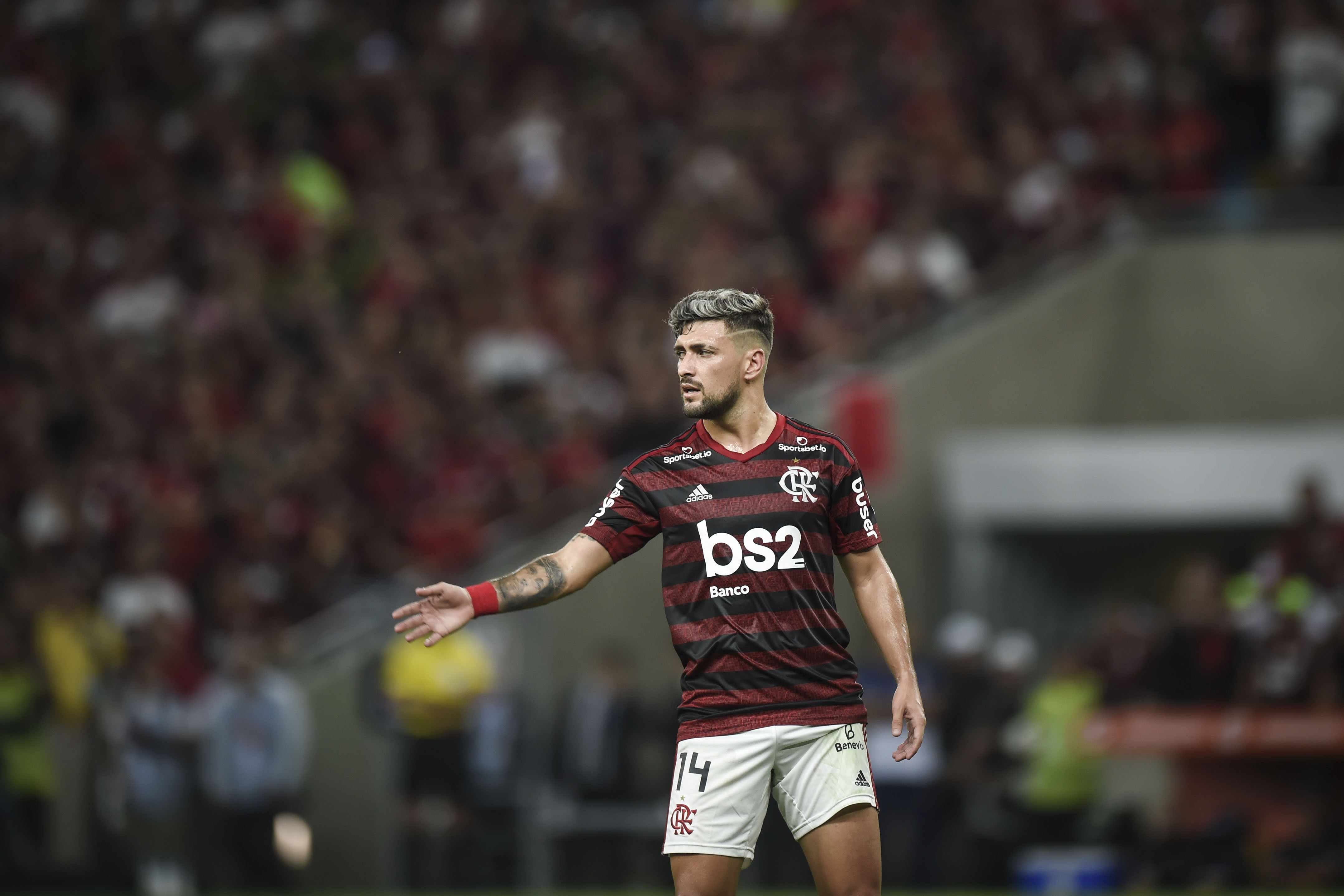 Flamengo ‘escapa’ da convocação de Tite, mas perde Arrascaeta para Uruguai