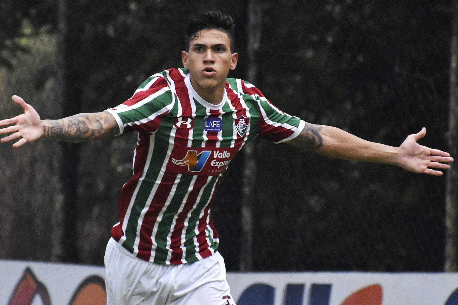 A Gazeta  Fluminense goleia o Volta Redonda e se garante na final do  Carioca