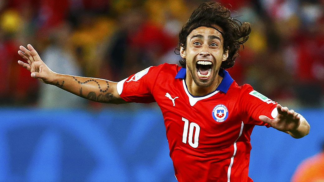 Mesmo sem jogar em 2015, Valdivia é convocado para amistoso contra o Brasil