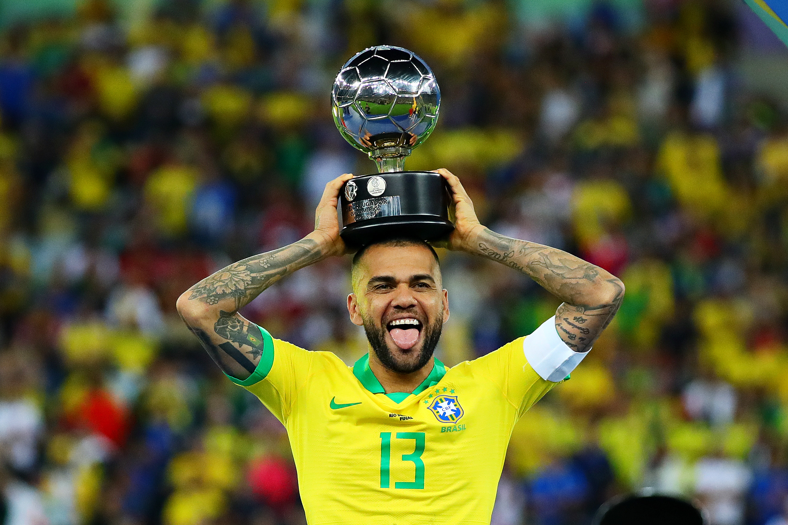 São Paulo acerta a contratação de Daniel Alves