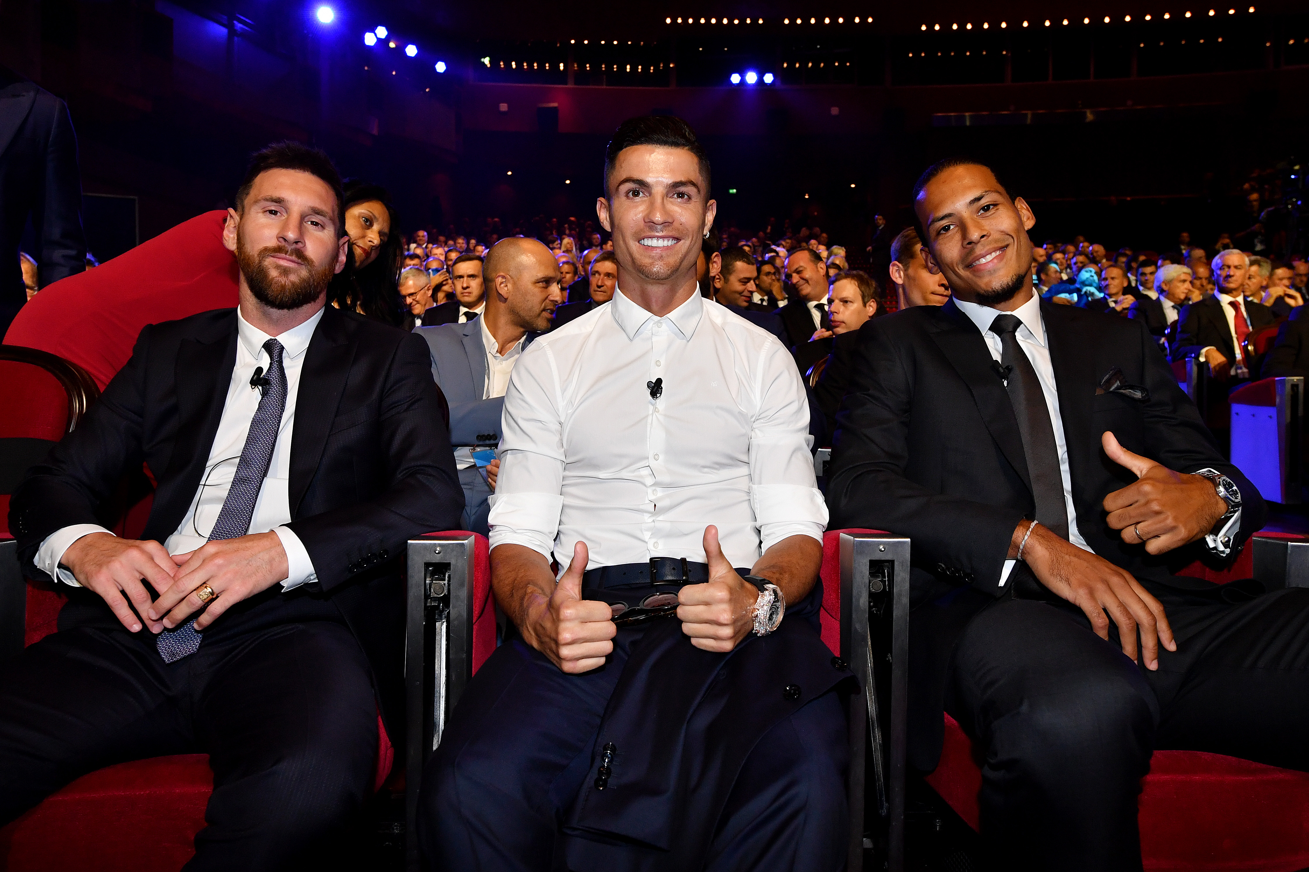 Cristiano, Messi e Van Dijk são finalistas do prêmio Fifa The Best