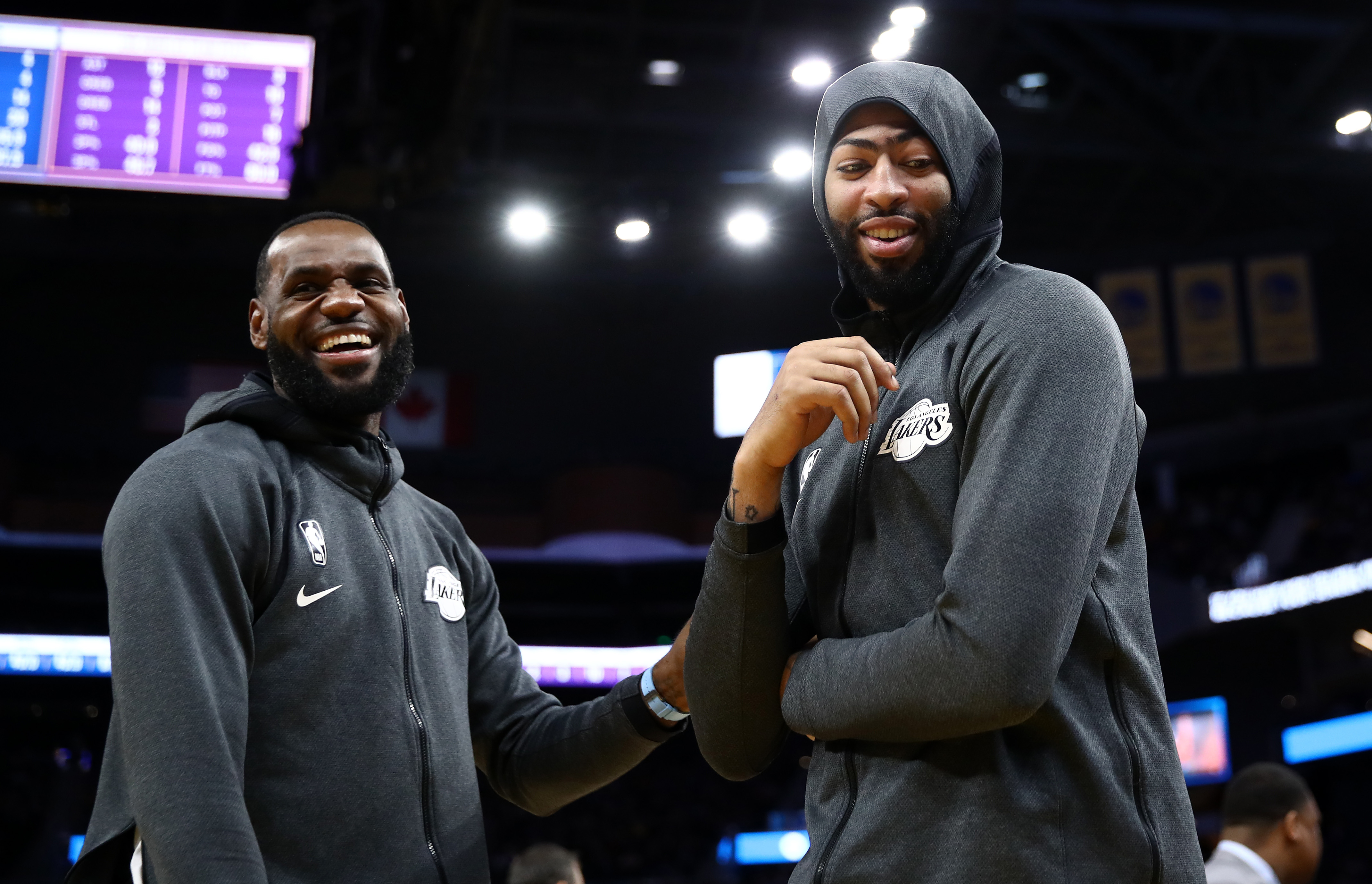 LeBron James e Anthony Davis, estrelas dos Lakers