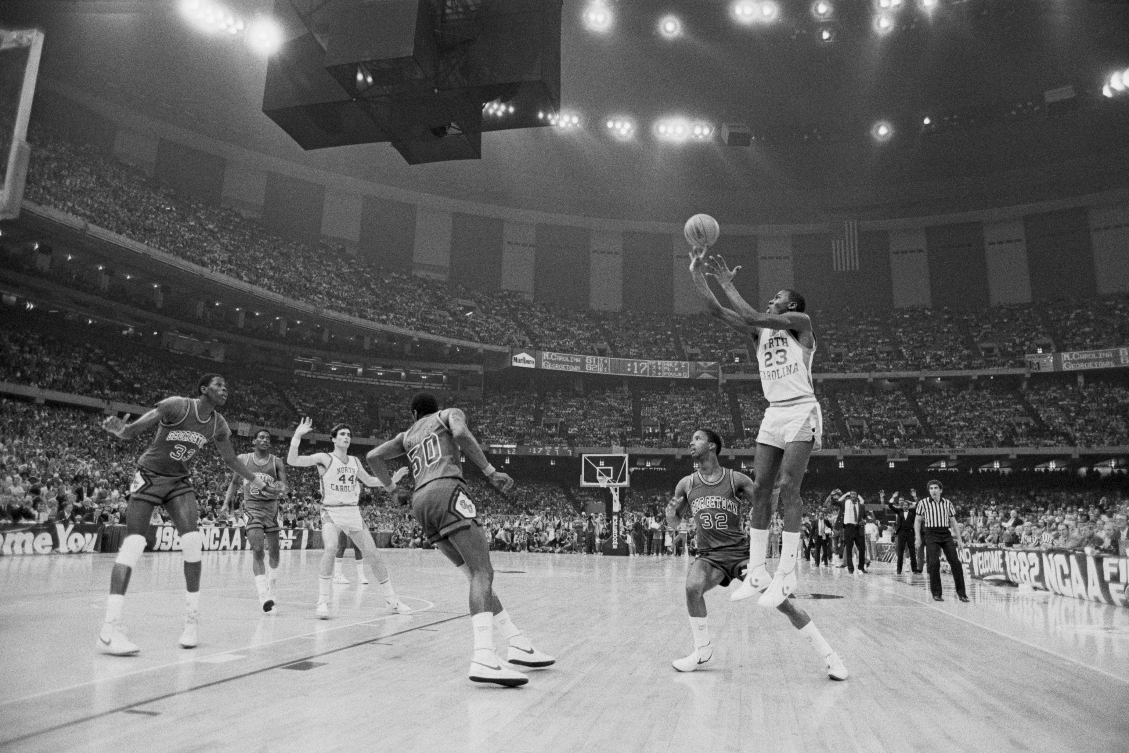 Para rever em casa: o primeiro ato de Michael Jordan no basquete