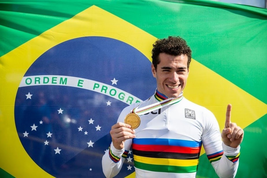 Ciclismo: Henrique Avancini é campeão mundial de Mountain Bike