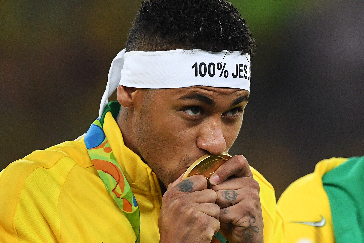 Neymar com a sonhada medalha de ouro -