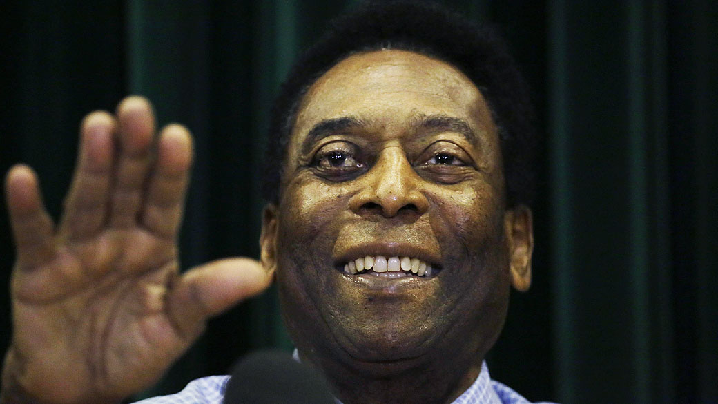 Pelé recebe alta depois de passar por cirurgia na próstata