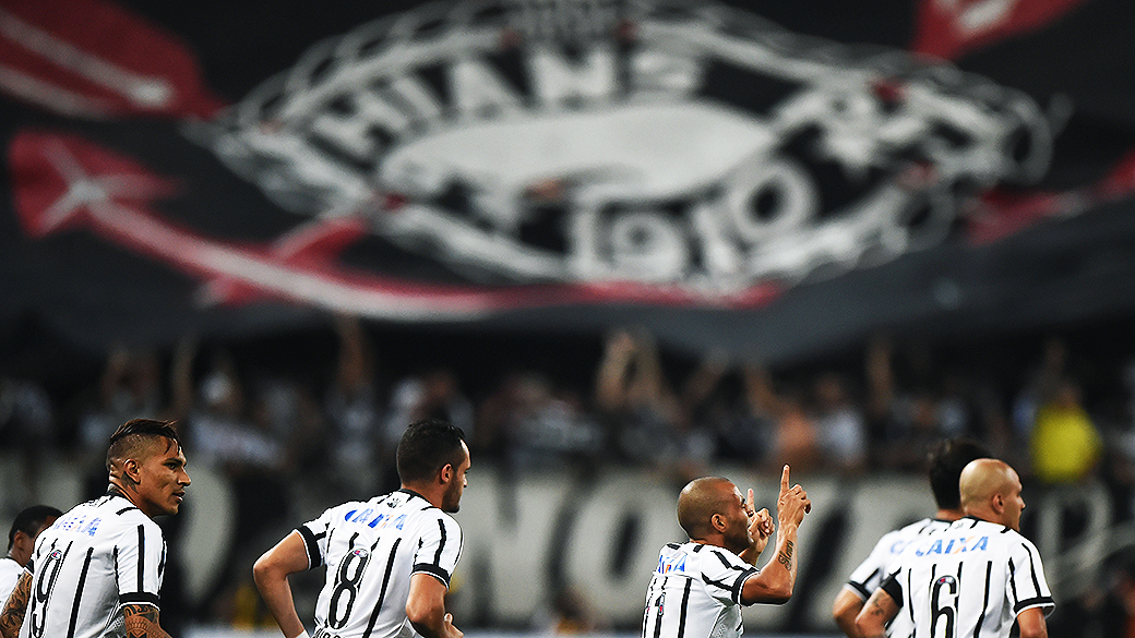 Libertadores: com casa cheia, Corinthians só precisa de empate para se classificar