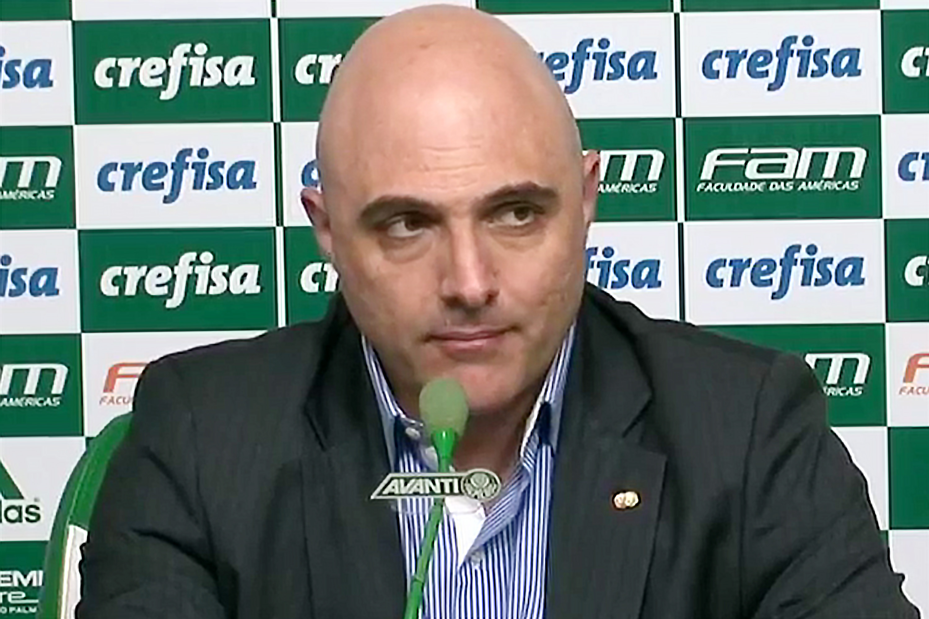 Por documentos falsos, Palmeiras encerra negociação de patrocínio