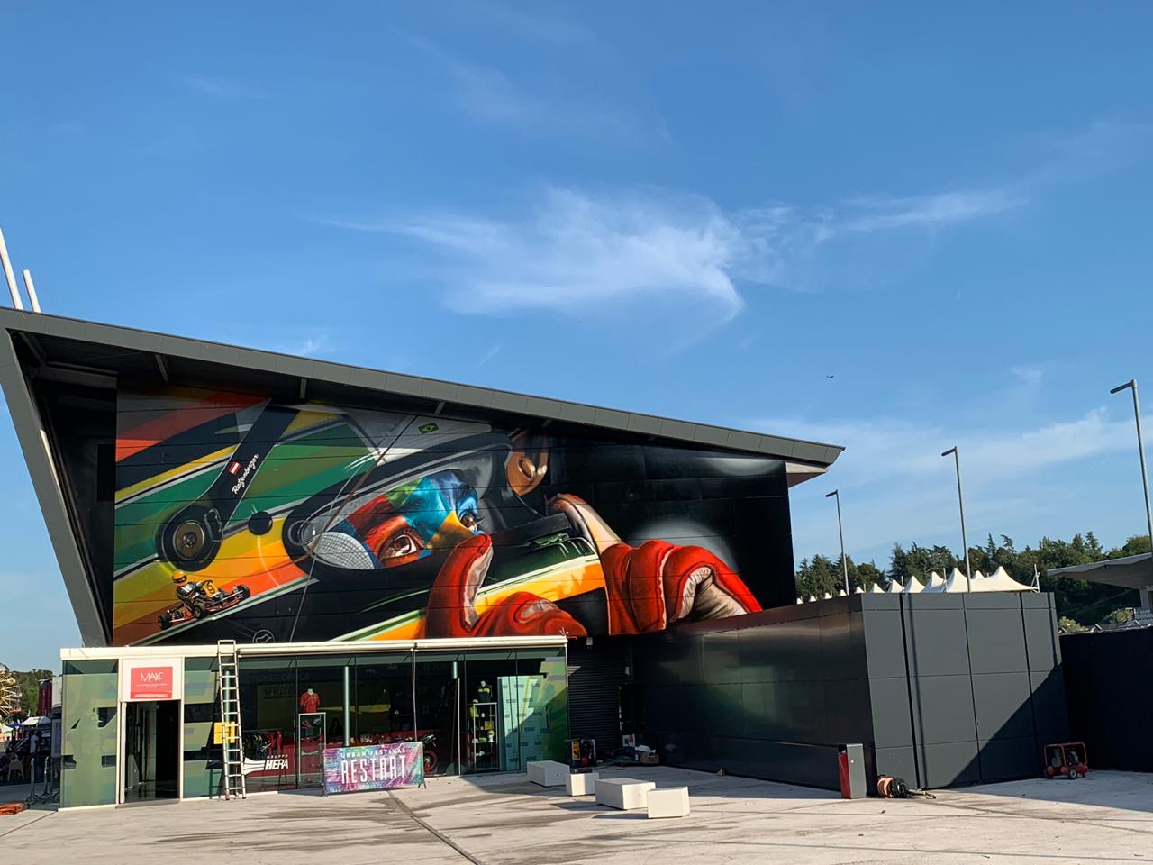 Painel de Ayrton Senna em Imola pintado por Eduardo Kobra