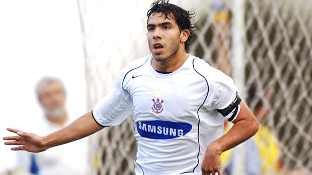 Tevez jogou no Corinthians em 2005 e 2006 -