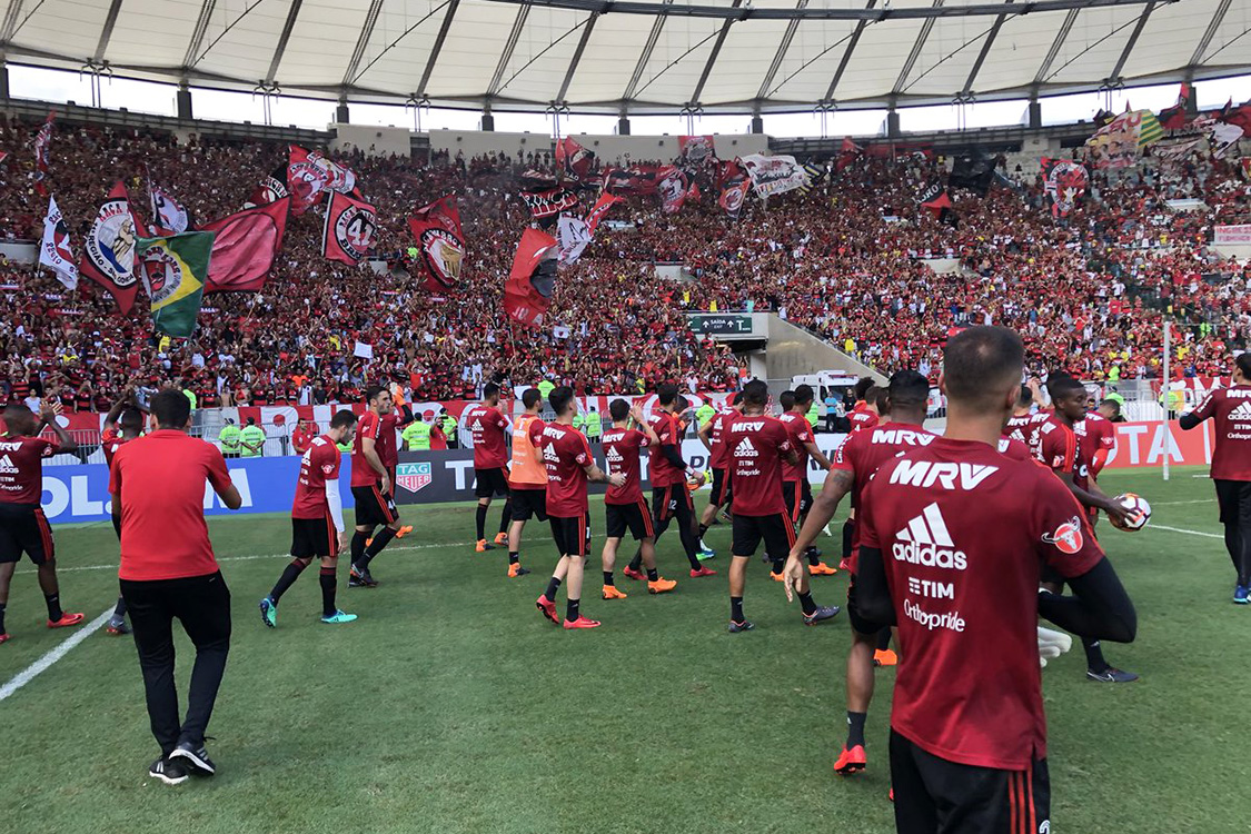 Antes da Libertadores, Flamengo treina com mais de 45 mil pessoas