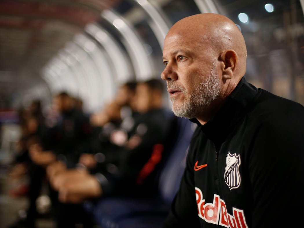 Red Bull Bragantino condena saída de Zago e define perfil do novo técnico