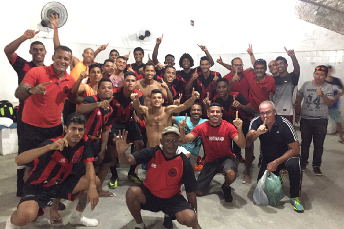 Íbis vence após dois anos e provoca o Corinthians