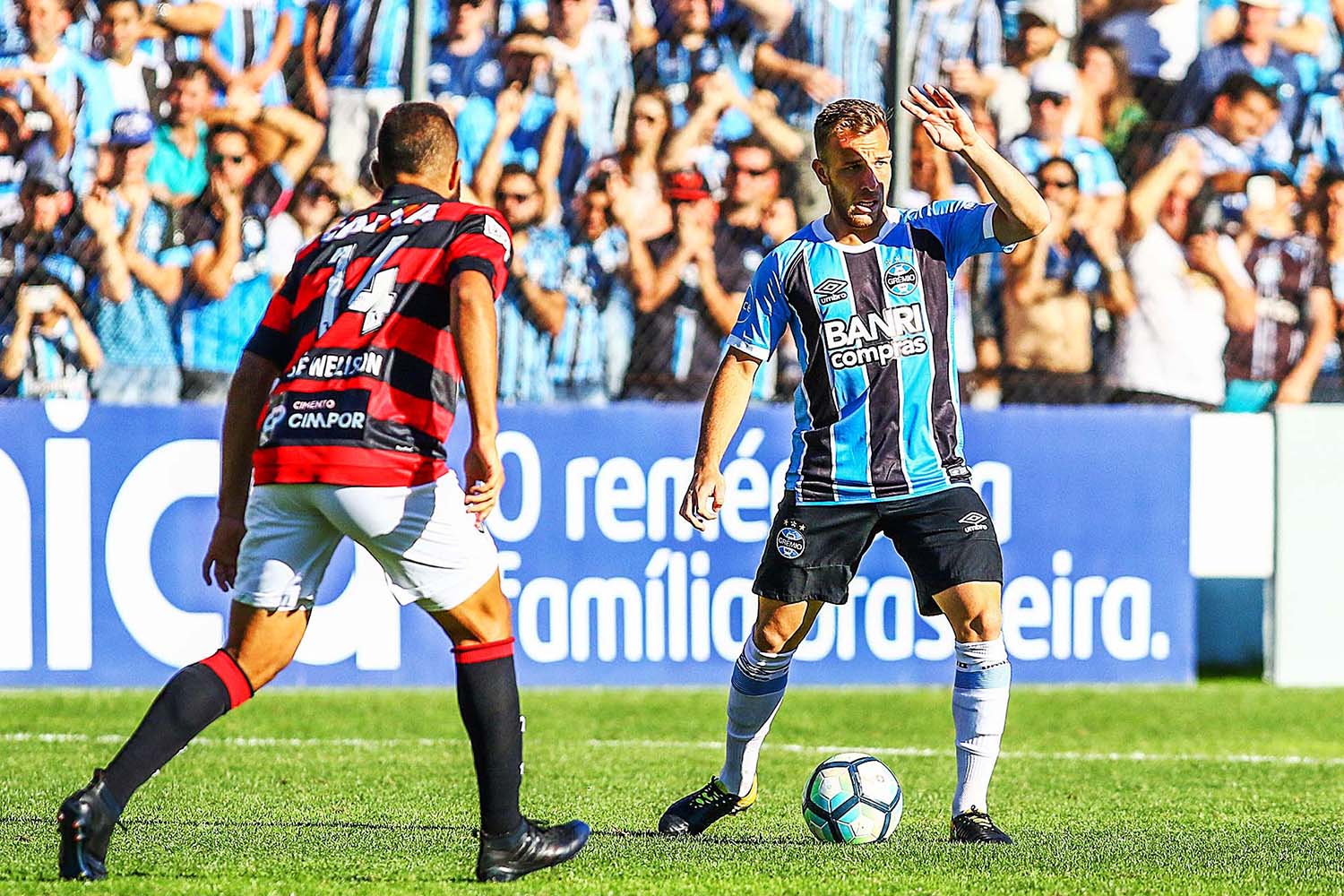 Grêmio empata e diferença para Corinthians fica em dez pontos