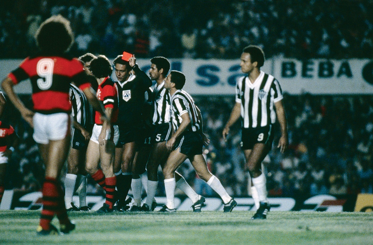 ‘Apliquei a regra’: aquele Flamengo x Galo de 1981, nas palavras de Wright