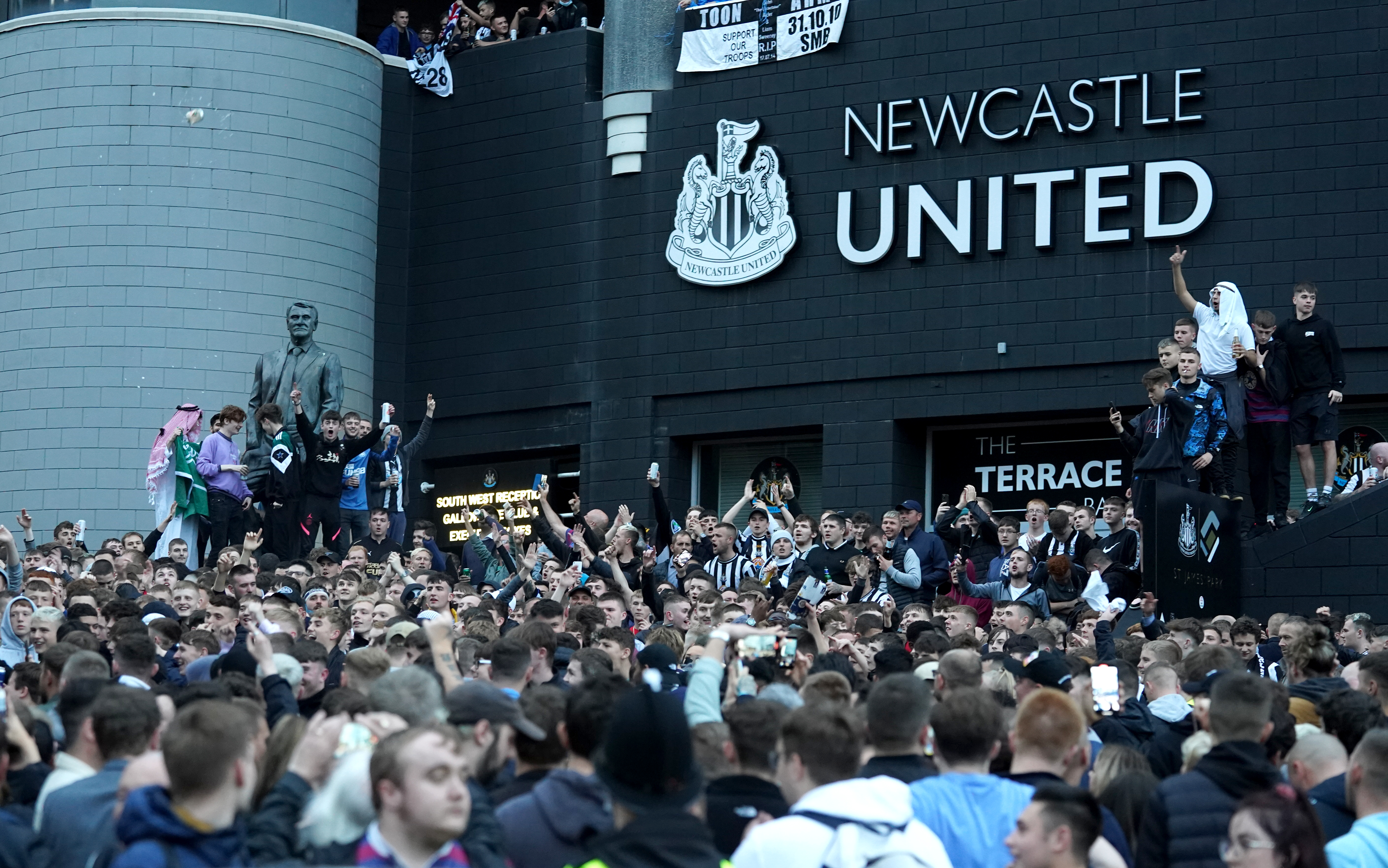 Newcastle: Clube mais rico do mundo planeja R$ 1,6 bilhão em reforços