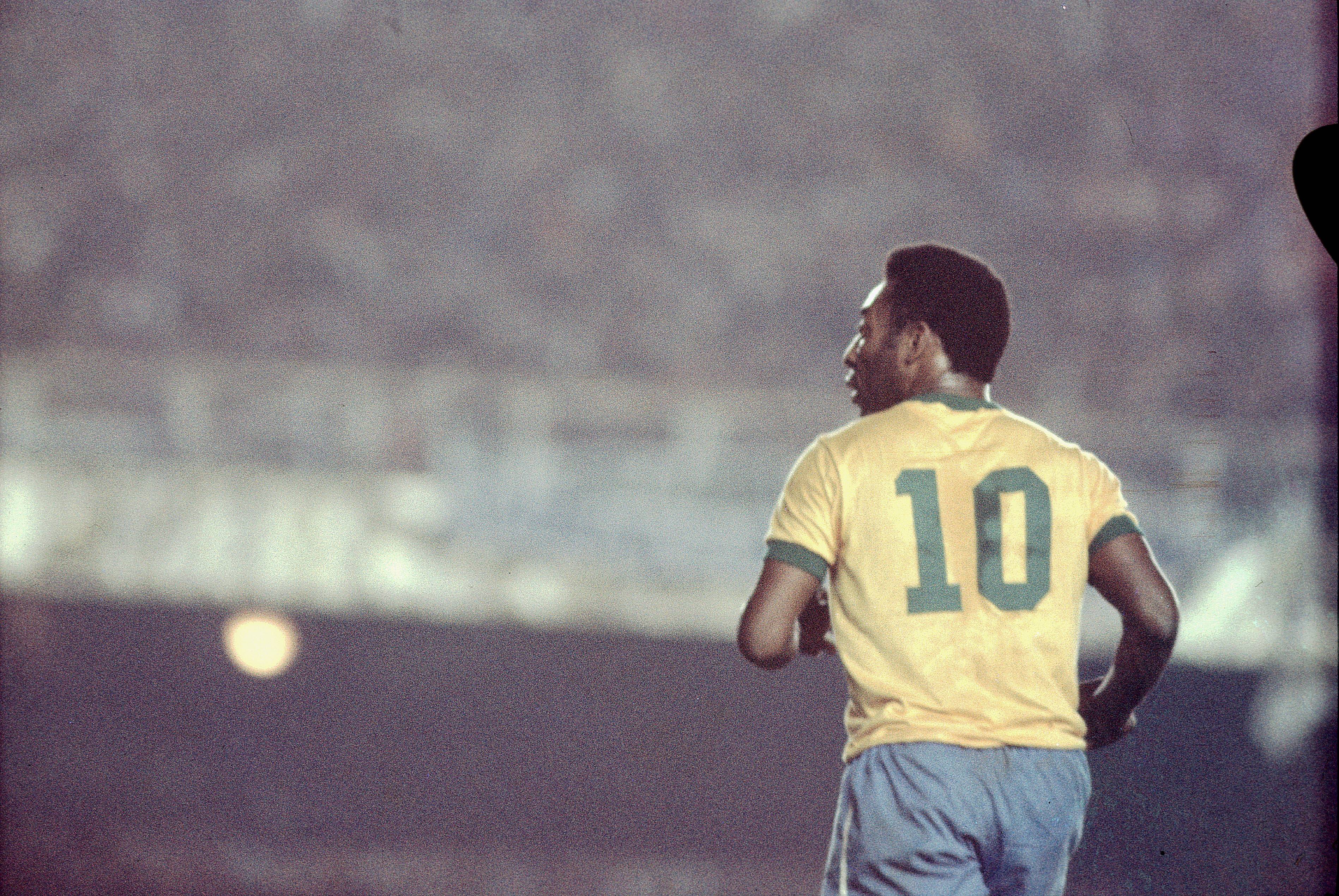 Pelé, com a camisa 10 do Brasil -