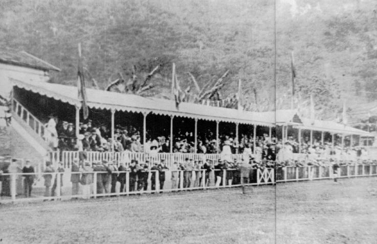 O Estádio Voluntários da Pátria, palco do jogo, onde hoje fica a Cobal
