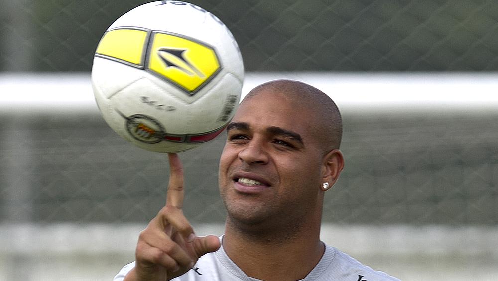 Adriano busca reecontrar a intimidade com a bola - agora na segunda divisão francesa