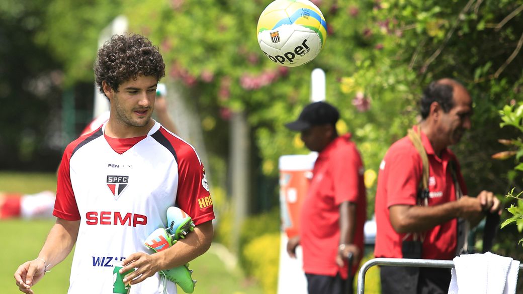 Pato viaja para a estreia pensando em manter sua marca