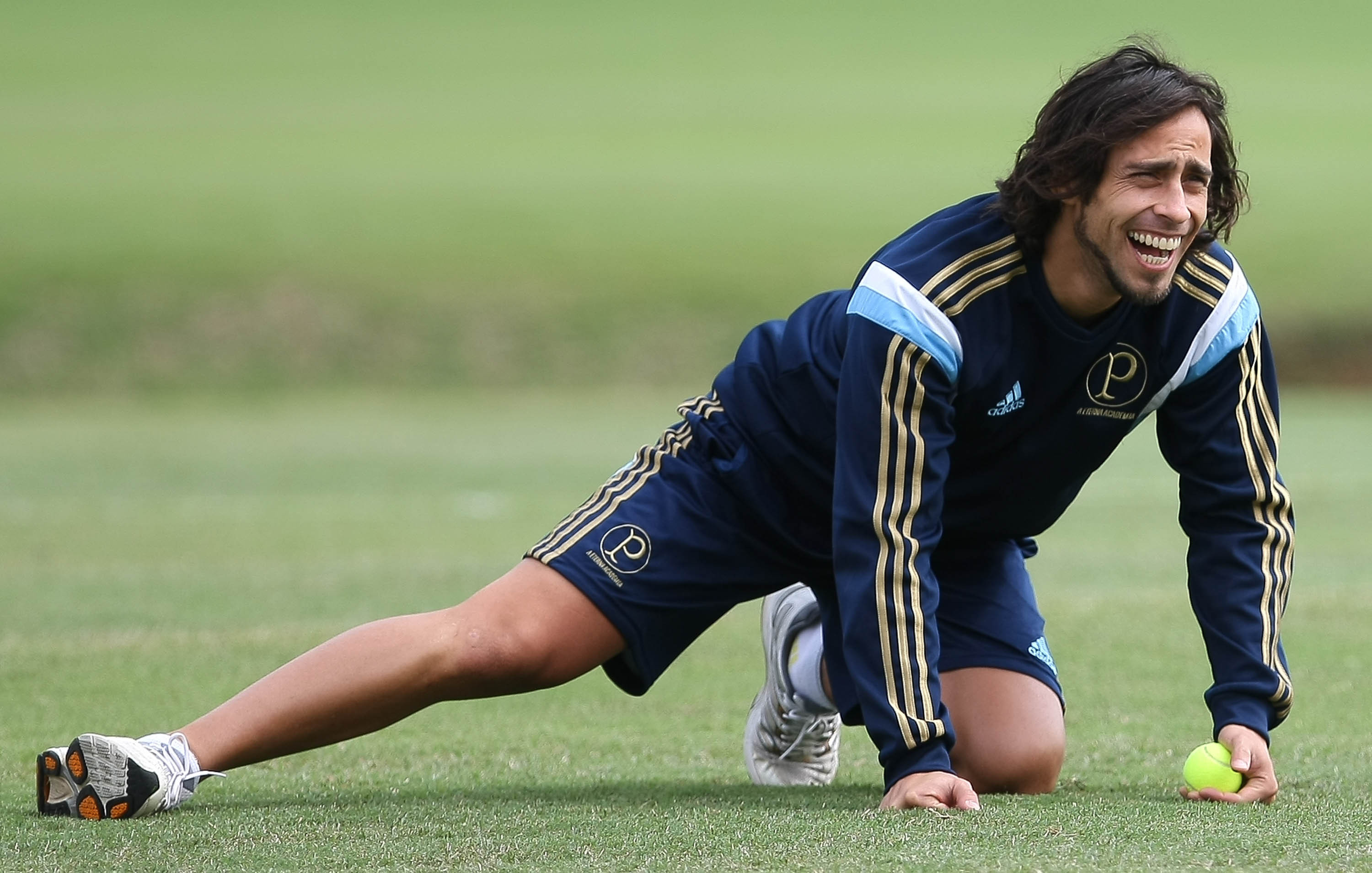 Bancado por Valdivia, Palmeiras contrata fisioterapeuta