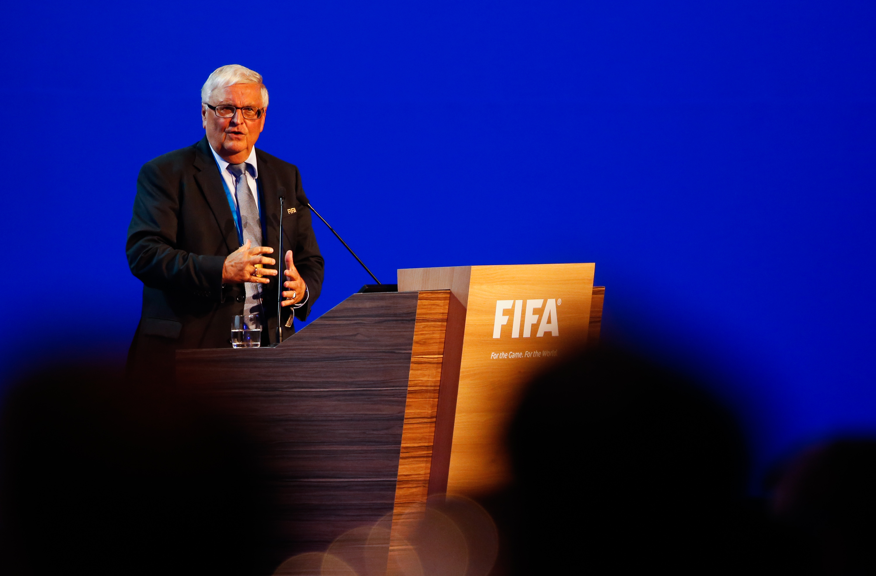 Dirigente da Fifa duvida que Copa de 2022 será no Catar