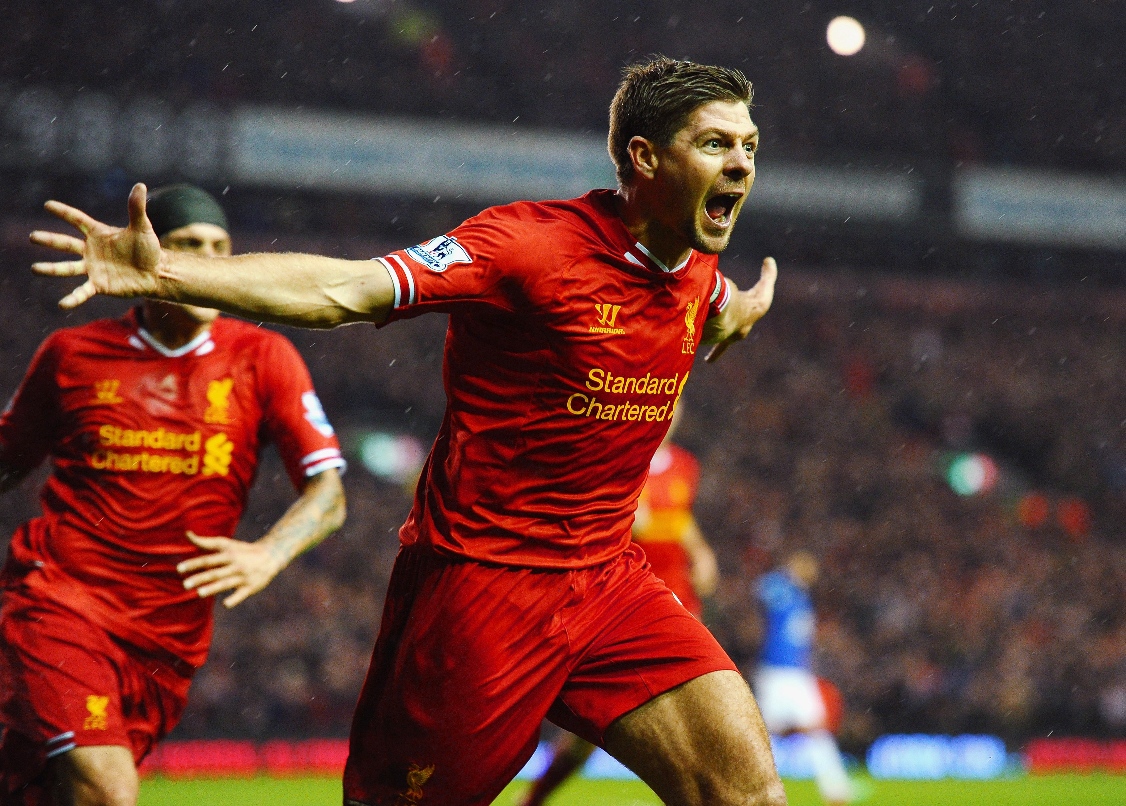 Steven Gerrard iniciou sua carreira no Liverpool aos 18 anos, em 1998