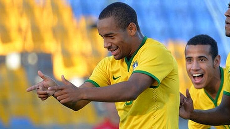 Sonho do 1º ouro olímpico em 2016 começa com goleada