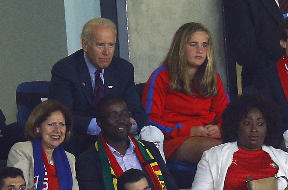 Biden chega atrasado ao estádio e perde 1º gol dos EUA