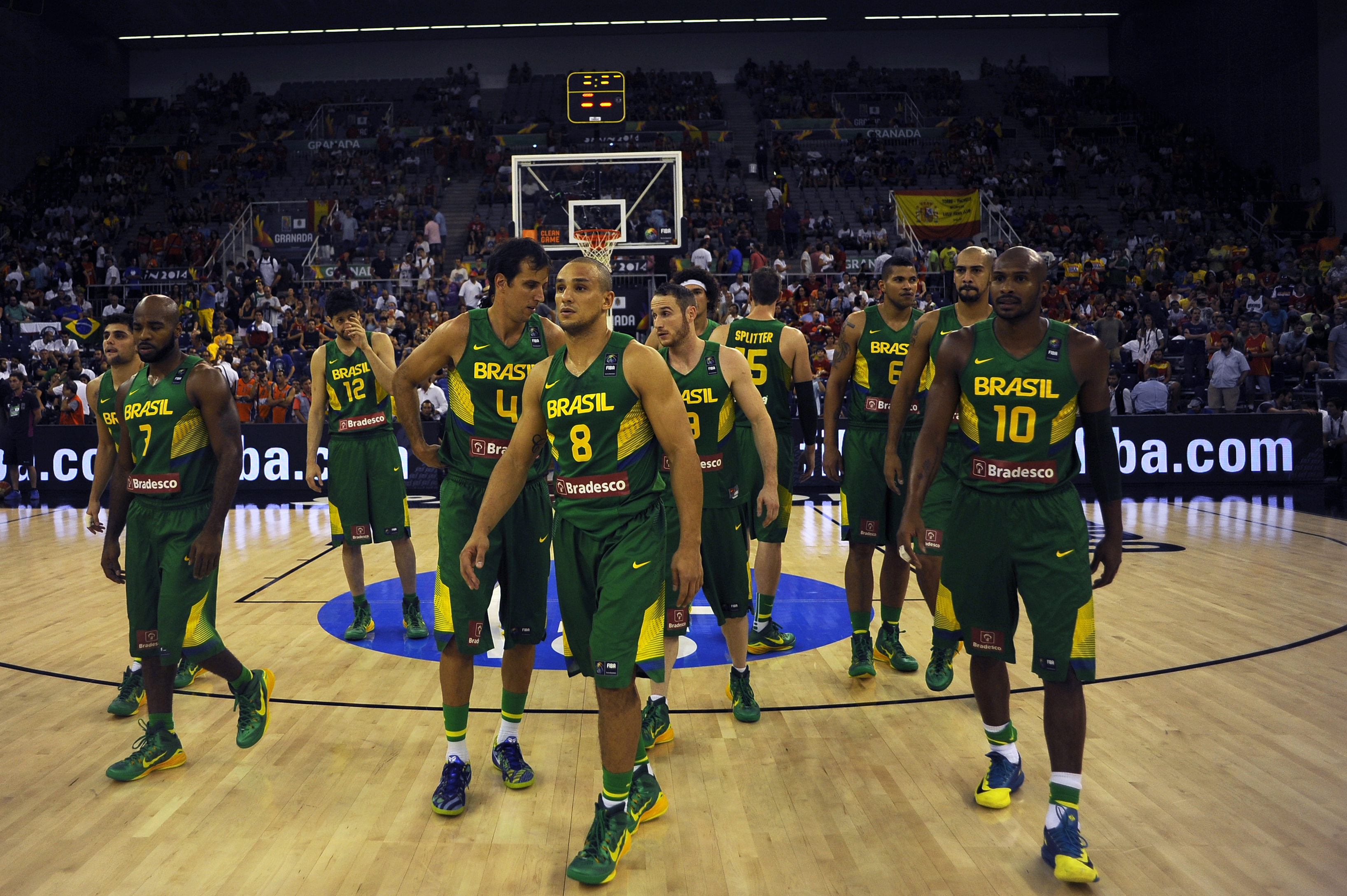 Brasil bate a França na estreia do Mundial de Basquete