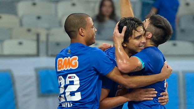 Cruzeiro volta a abrir 7 pontos de vantagem na liderança
