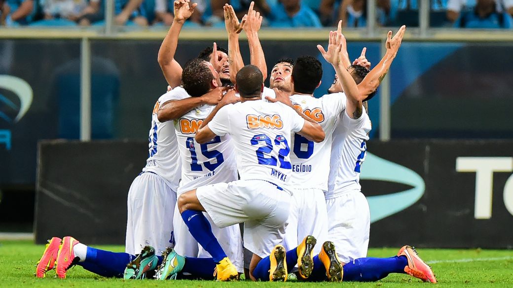 Cruzeiro convoca torcida para confirmar título no domingo