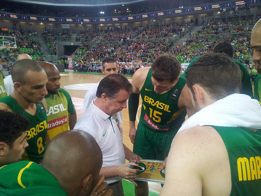Seleção do Brasil ganha da Eslovênia na prorrogação