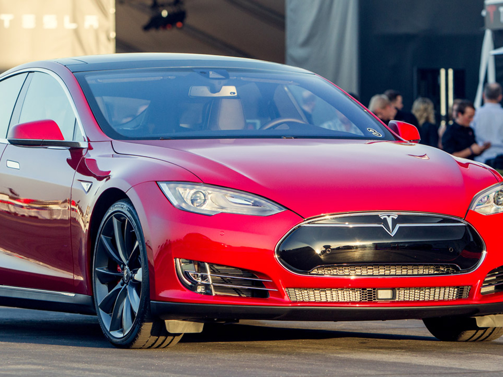 Tesla anuncia seu superesportivo elétrico de 700 cv
