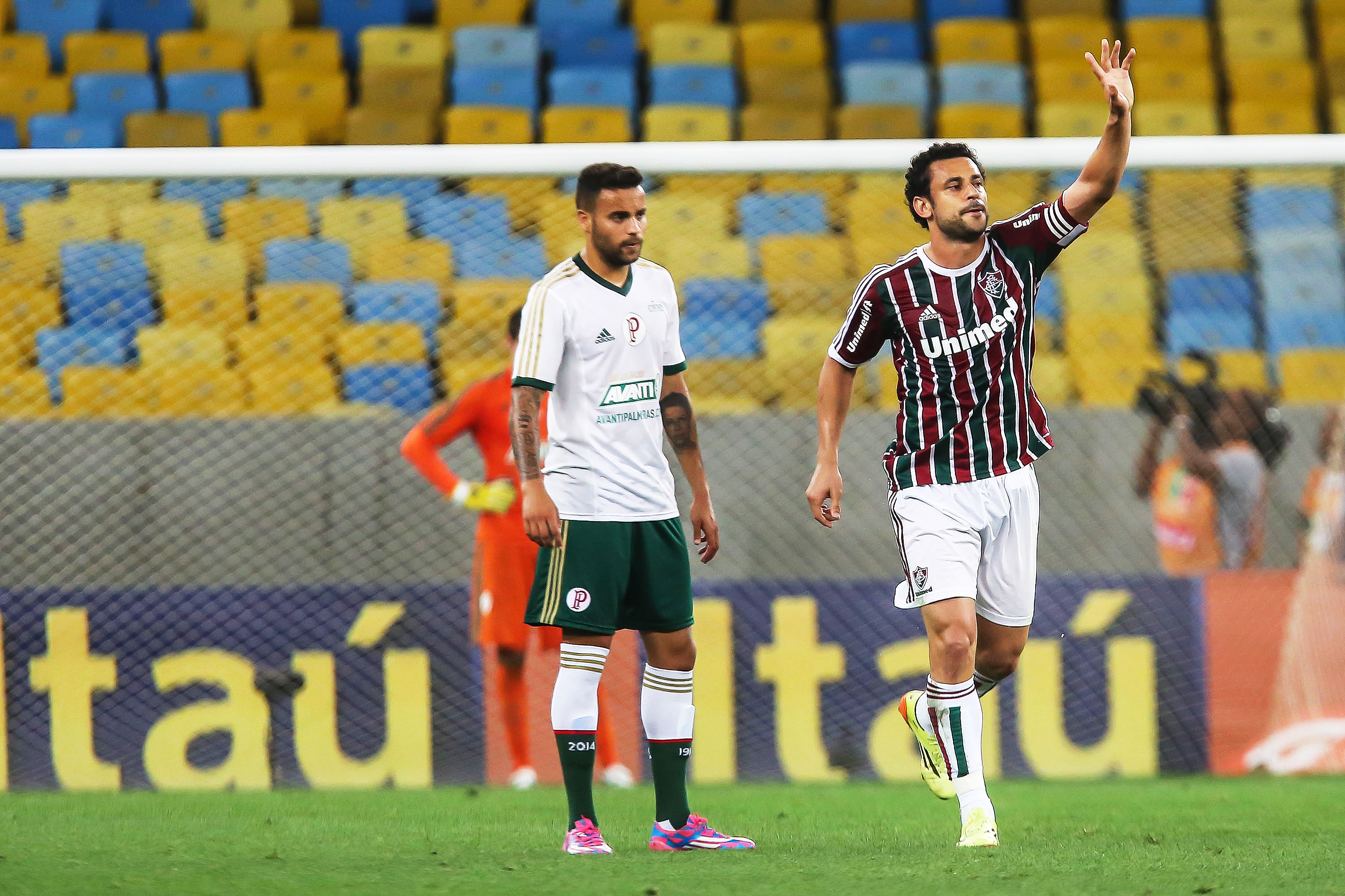 Fluminense goleia o Palmeiras no Maracanã