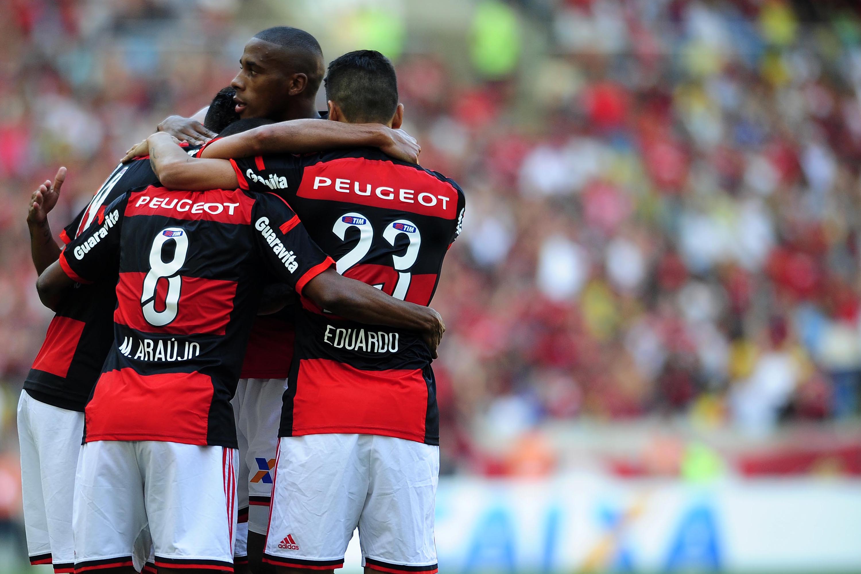 Flamengo derrota o líder Cruzeiro no Maracanã