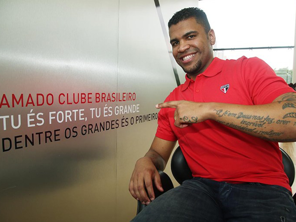 De volta ao São Paulo, Breno ainda não tem data para voltar a jogar