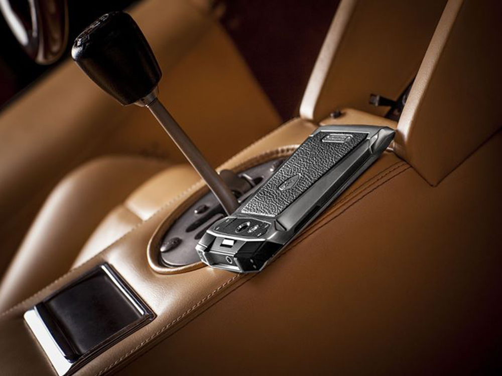 Lamborghini apresenta smartphone de R$ 16.000
