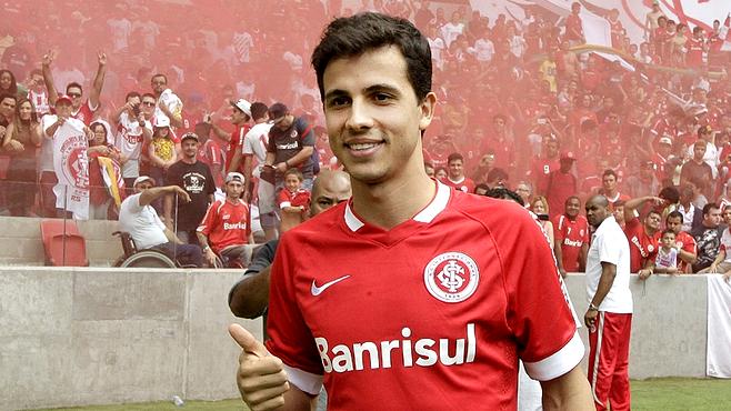 Nilmar volta ao Beira-Rio: ‘Quero jogar no Inter até os 40’
