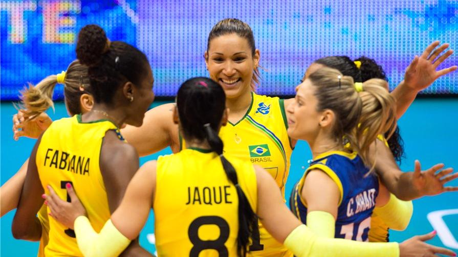 Brasil estreia no Mundial de vôlei, na Itália, com vitória fácil