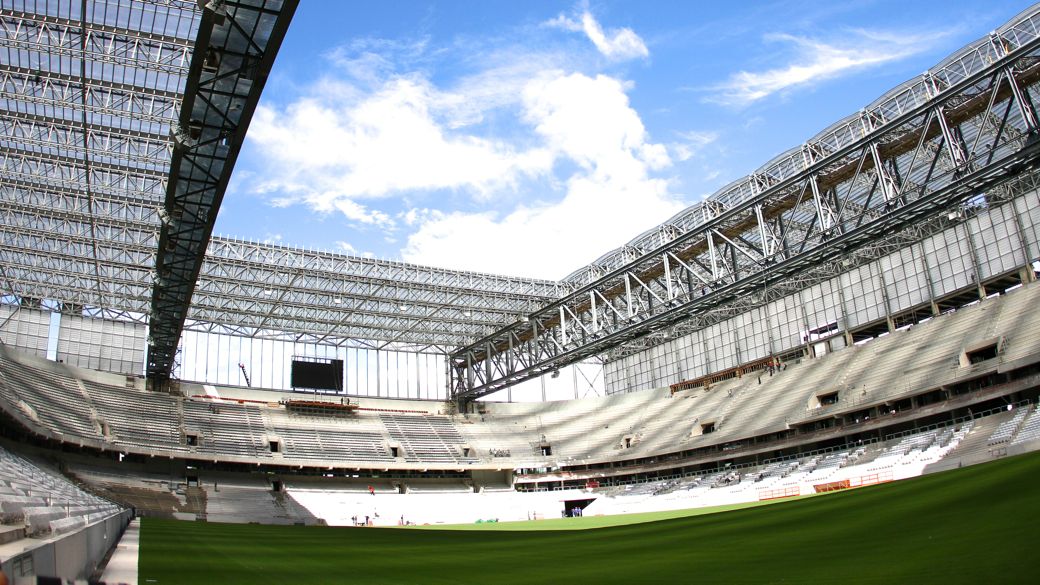 Atlético-PR e Corinthians fazem teste na Arena da Baixada