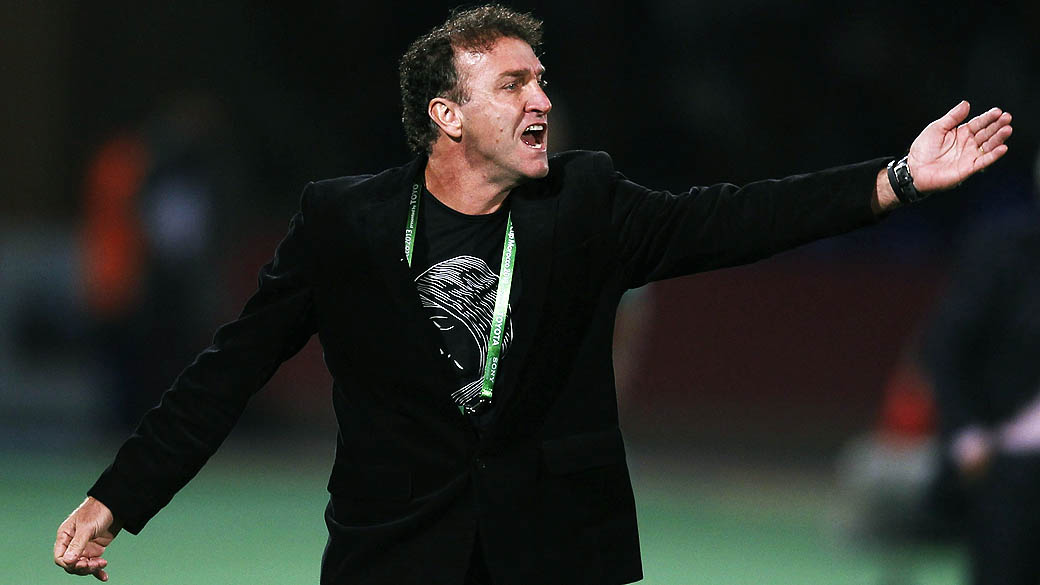 Cuca admite atuação ruim e pede desculpas à torcida
