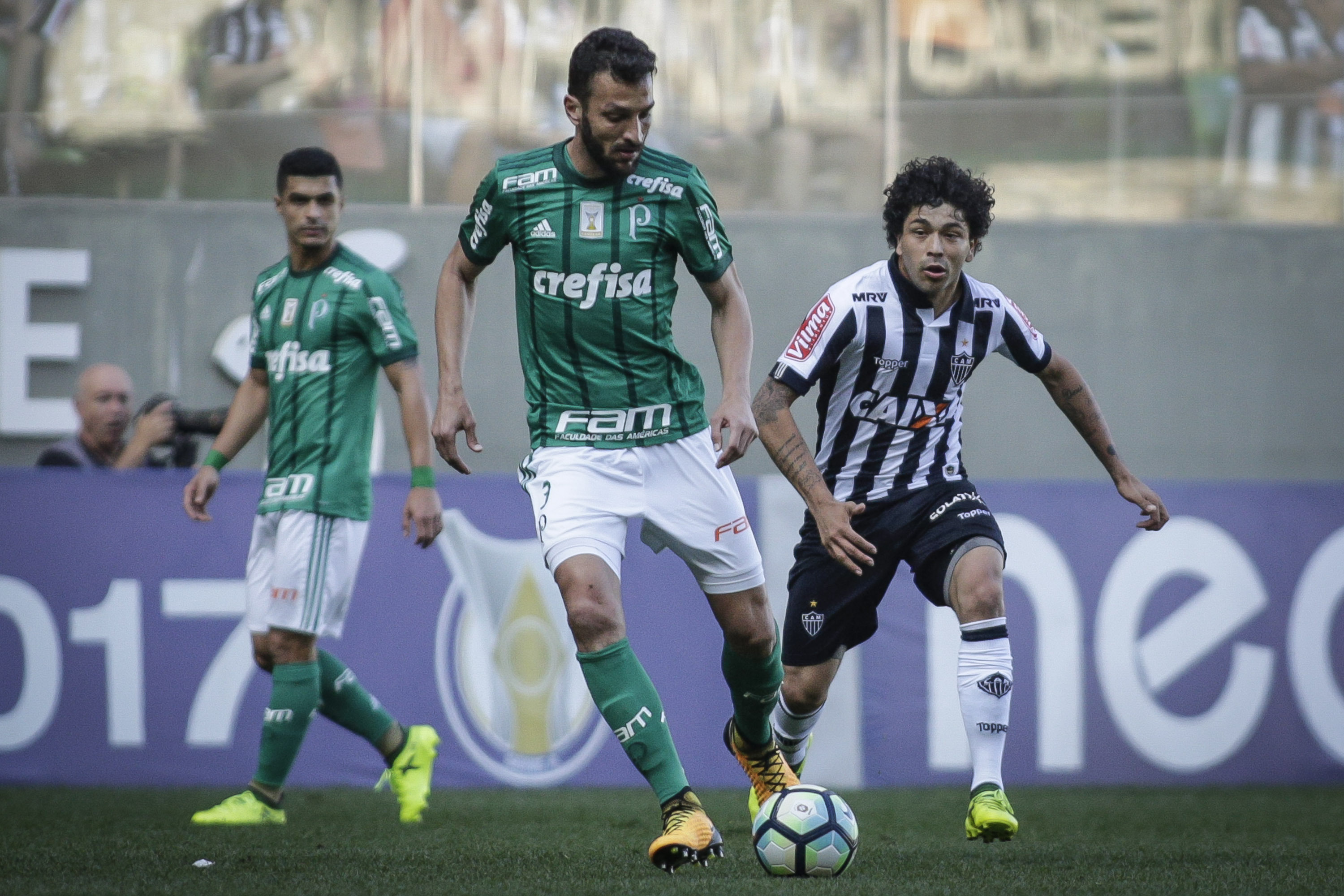 Com dois a menos, Palmeiras empata com o Atlético-MG