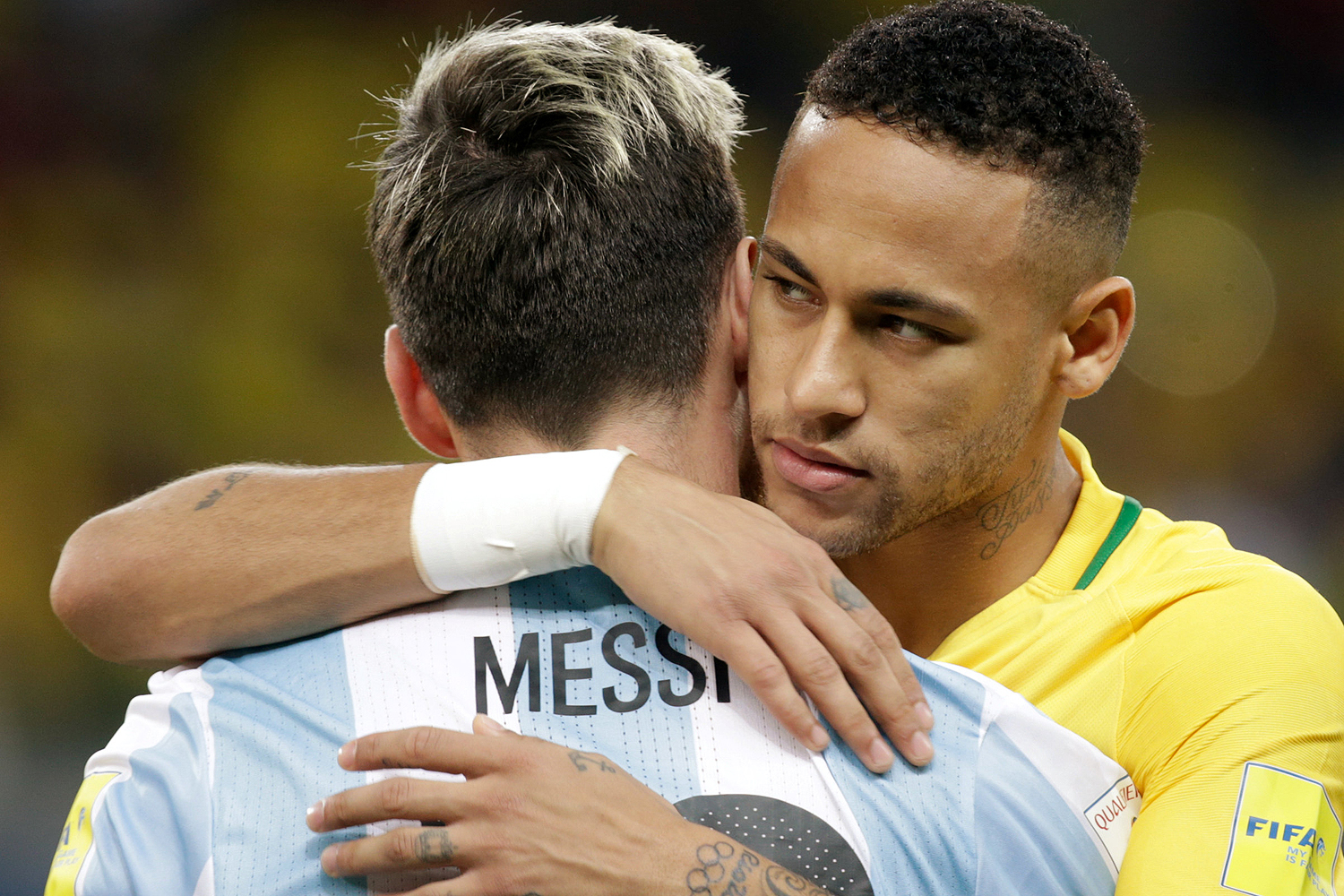 Revista lista melhores da história com Neymar atrás de Cafu