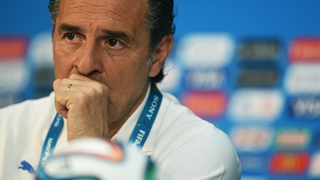 Técnico e presidente da federação italiana pedem demissão